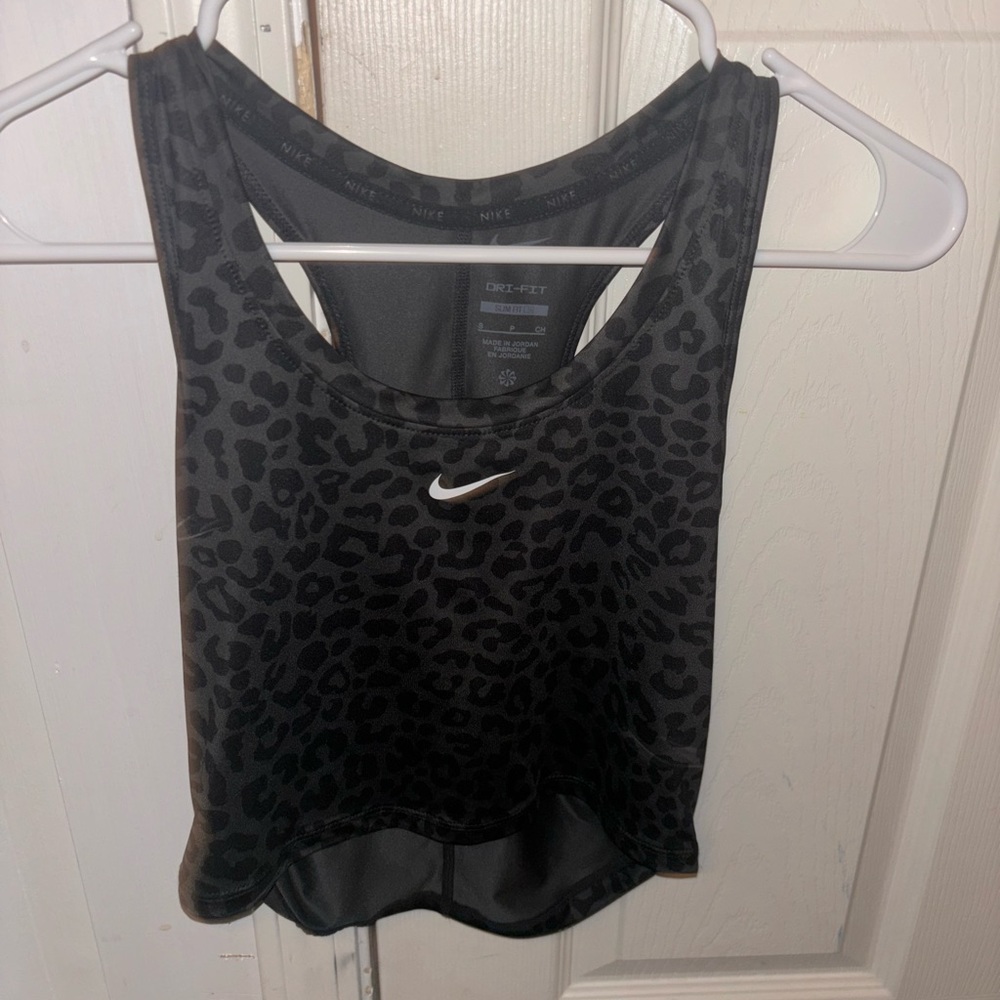 nike dri-fit work out top cheetah print size small